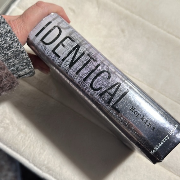 🤩3/$14🤩 Identical. Nature vs nurture - Picture 7 of 10